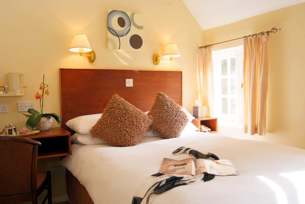Tumbling Weir Hotel Ottery St Mary Bagian luar foto