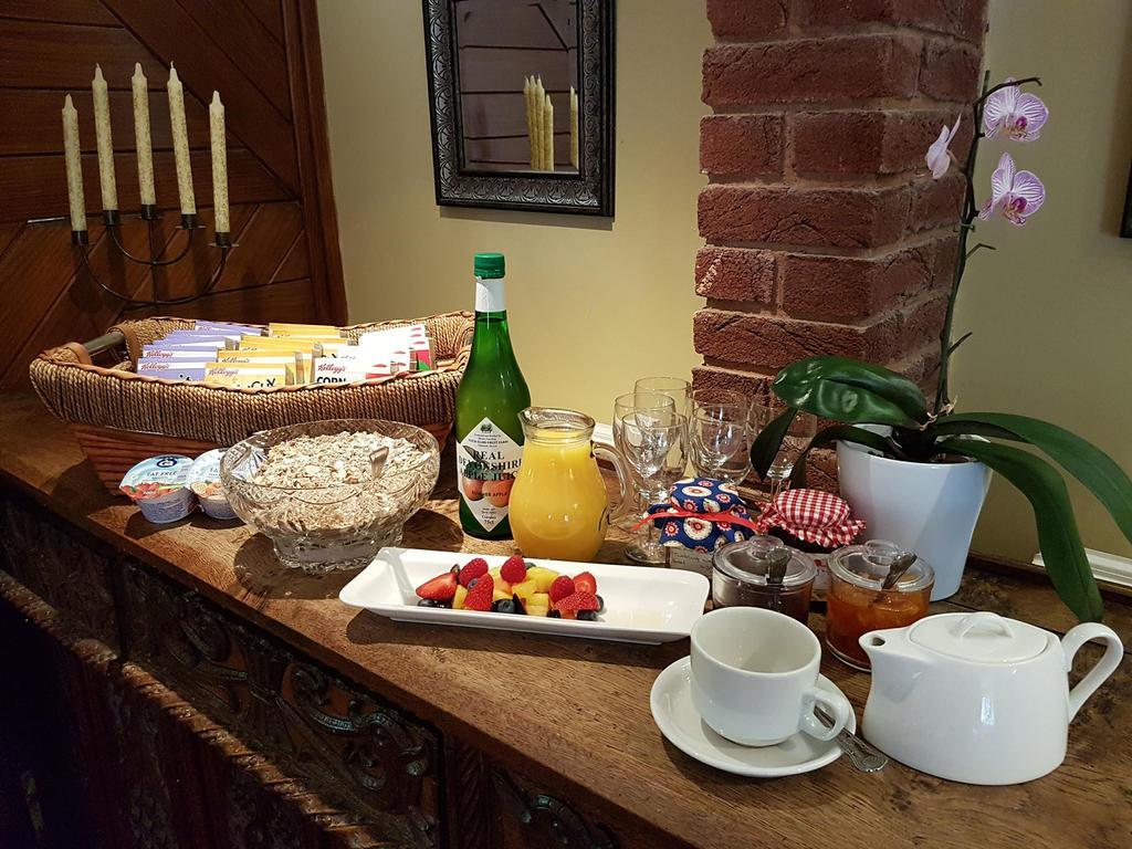 Tumbling Weir Hotel Ottery St Mary Bagian luar foto